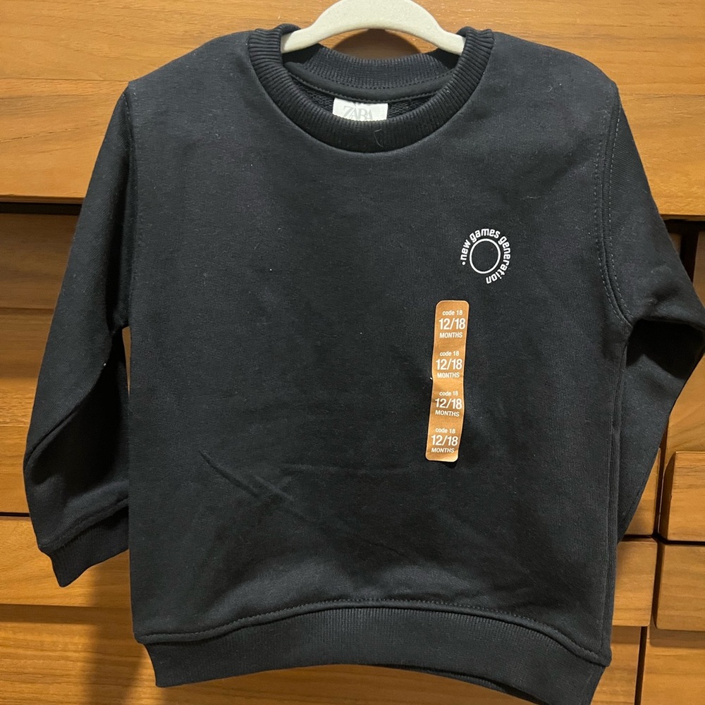 NWOT Zara Black Sweatshirt